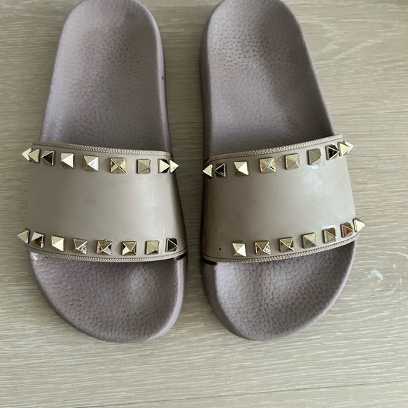 Valentino - ROCKSTUD RUBBER SLIDER SANDAL - Picture 5 of 8
